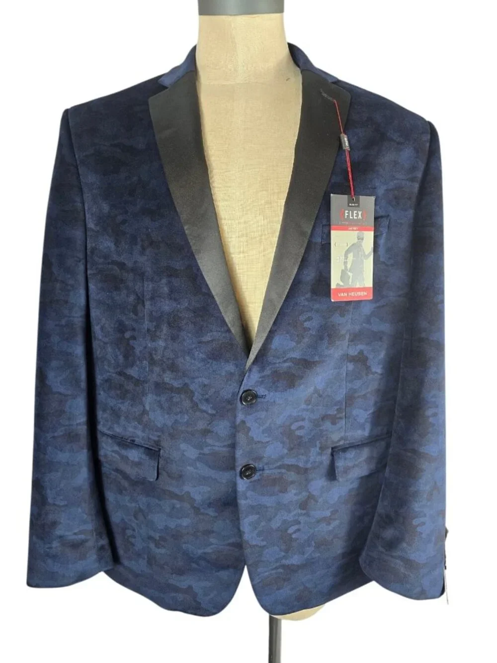 Van Heusen blazer features blue camouflage men's size 50